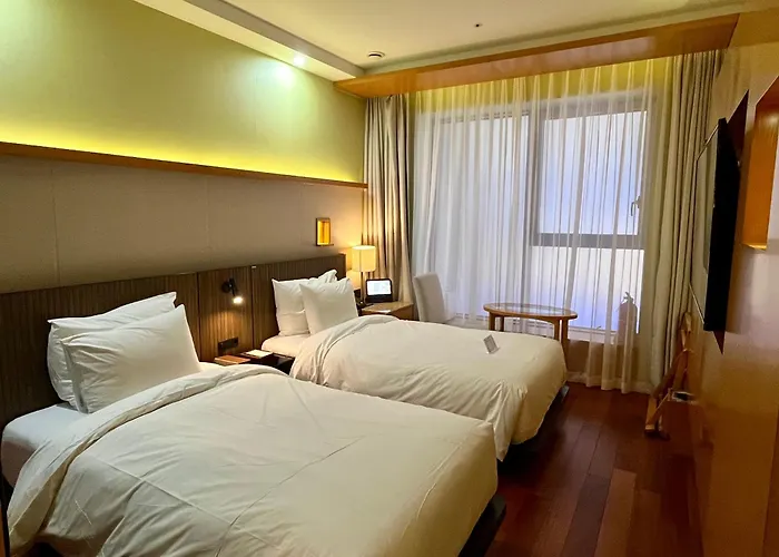 Baymond Hotel