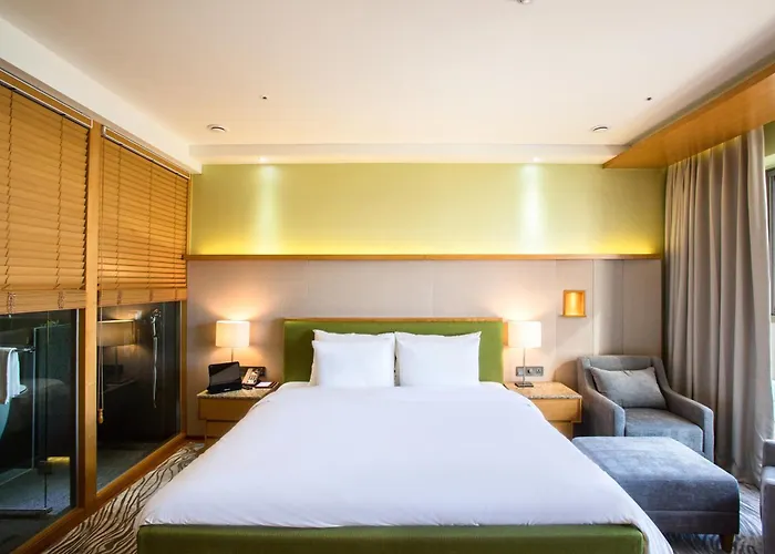 Baymond Hotel